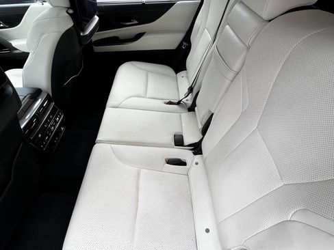 Used 2022 Lexus LX 600 4WD w/ Accessory Package (Z1) image 32