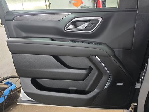 Used 2024 Chevrolet Tahoe Z71 w/ Off-Road Capability Package image 26