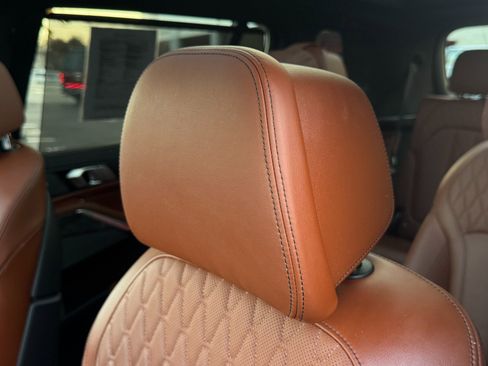 Used 2022 BMW X7 M50i image 28