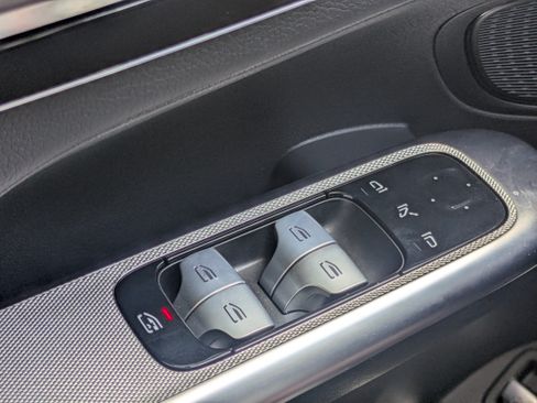 Certified 2025 Mercedes-Benz GLC 300 4MATIC image 20