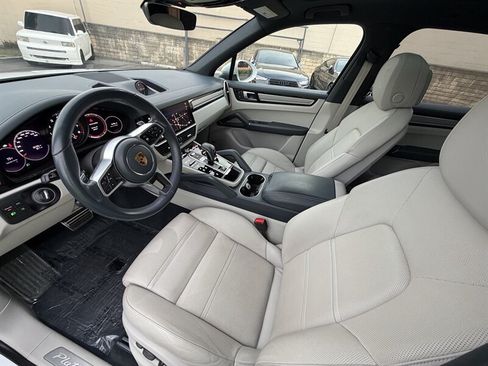 Used 2023 Porsche Cayenne S Platinum w/ Premium Package Plus AWD/4WD image 30