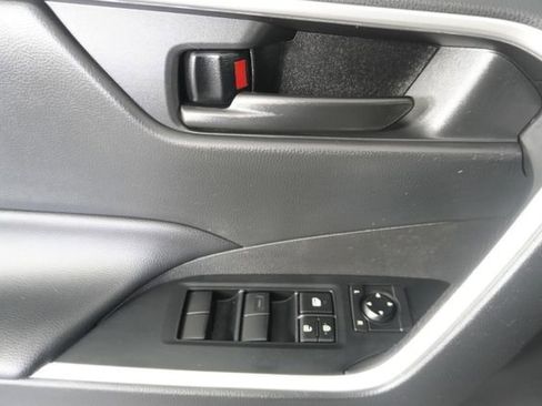 Used 2023 Toyota RAV4 LE FWD image 20