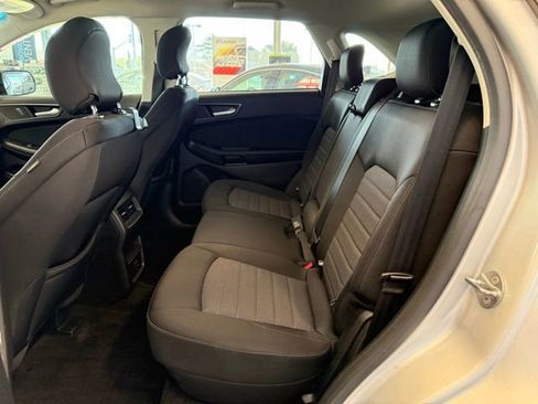 Used 2017 Ford Edge SE image 21