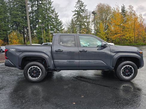 Used 2024 Toyota Tacoma TRD Off-Road image 25