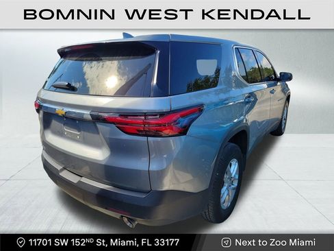 Used 2023 Chevrolet Traverse LS image 5