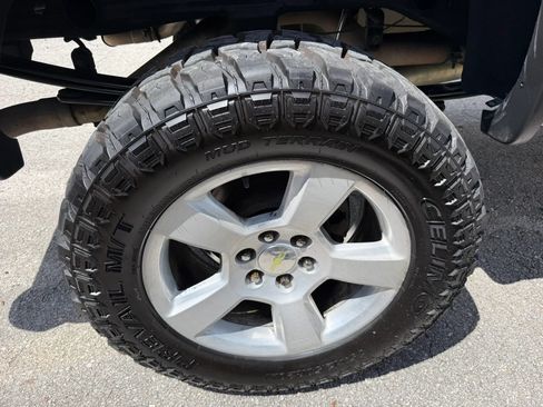 Used 2017 GMC Sierra 1500 SLE w/ SLE Value Package AWD/4WD image 28