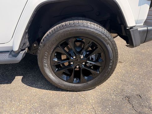 Used 2023 Jeep Wrangler Sahara w/ Cold Weather Group image 11