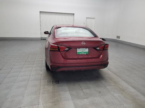 Used 2024 Nissan Altima 2.5 SV image 6