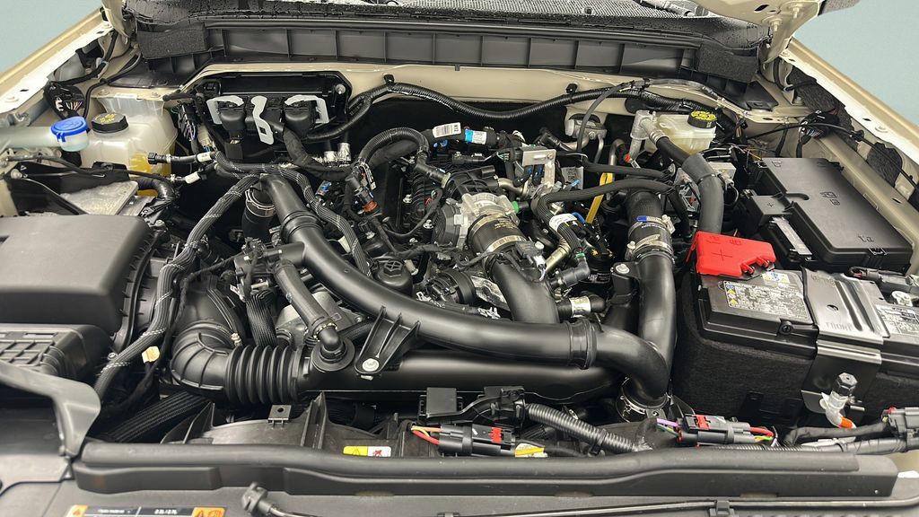 Used 2025 Ford Bronco Badlands AWD/4WD image 24