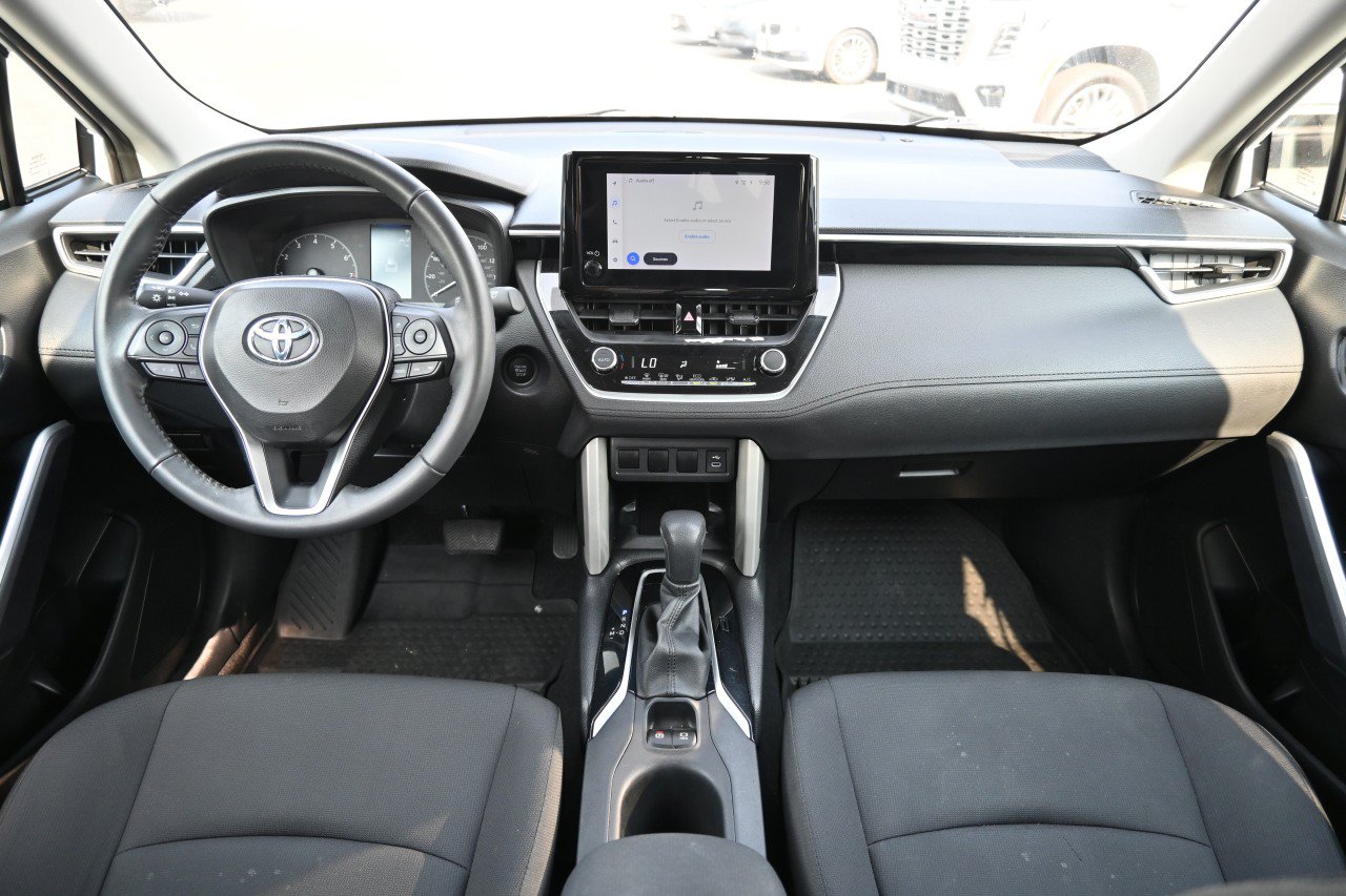 Used 2024 Toyota Corolla Cross LE AWD/4WD image 7