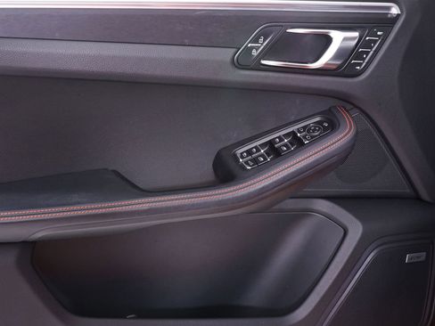 Used 2022 Porsche Macan GTS image 34