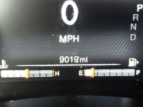 Used 2022 Jeep Renegade Latitude w/ Convenience Group AWD/4WD image 13