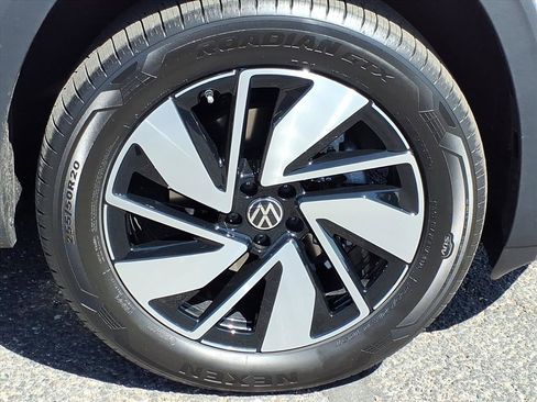 New 2026 Volkswagen Atlas SE image 8