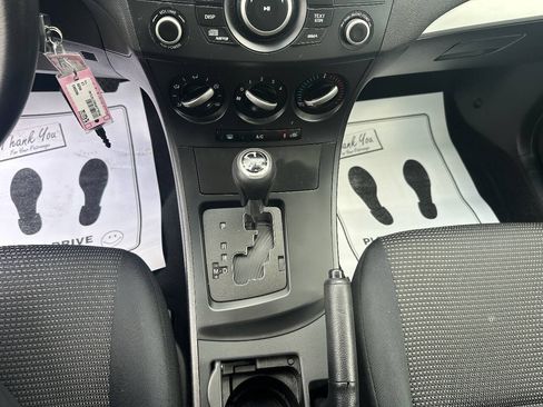 Used 2013 MAZDA MAZDA3 i Sport FWD image 12