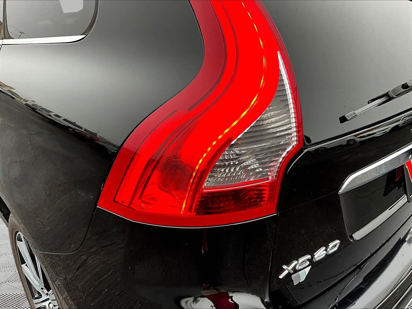 Used 2017 Volvo XC60 T6 Inscription w/ Climate Package AWD/4WD image 23