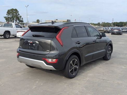 New 2026 Kia Niro EX FWD image 8