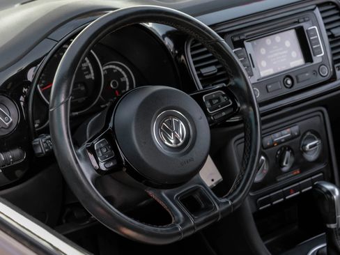Used 2015 Volkswagen Beetle 1.8T Classic FWD image 17