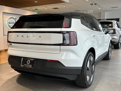 New 2026 Volvo EX30 Plus image 2