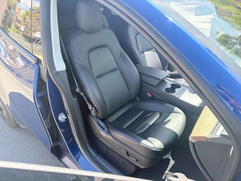 Used 2021 Tesla Model Y Long Range AWD/4WD image 21