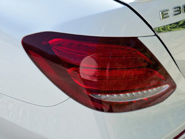 Used 2017 Mercedes-Benz E 300 image 10