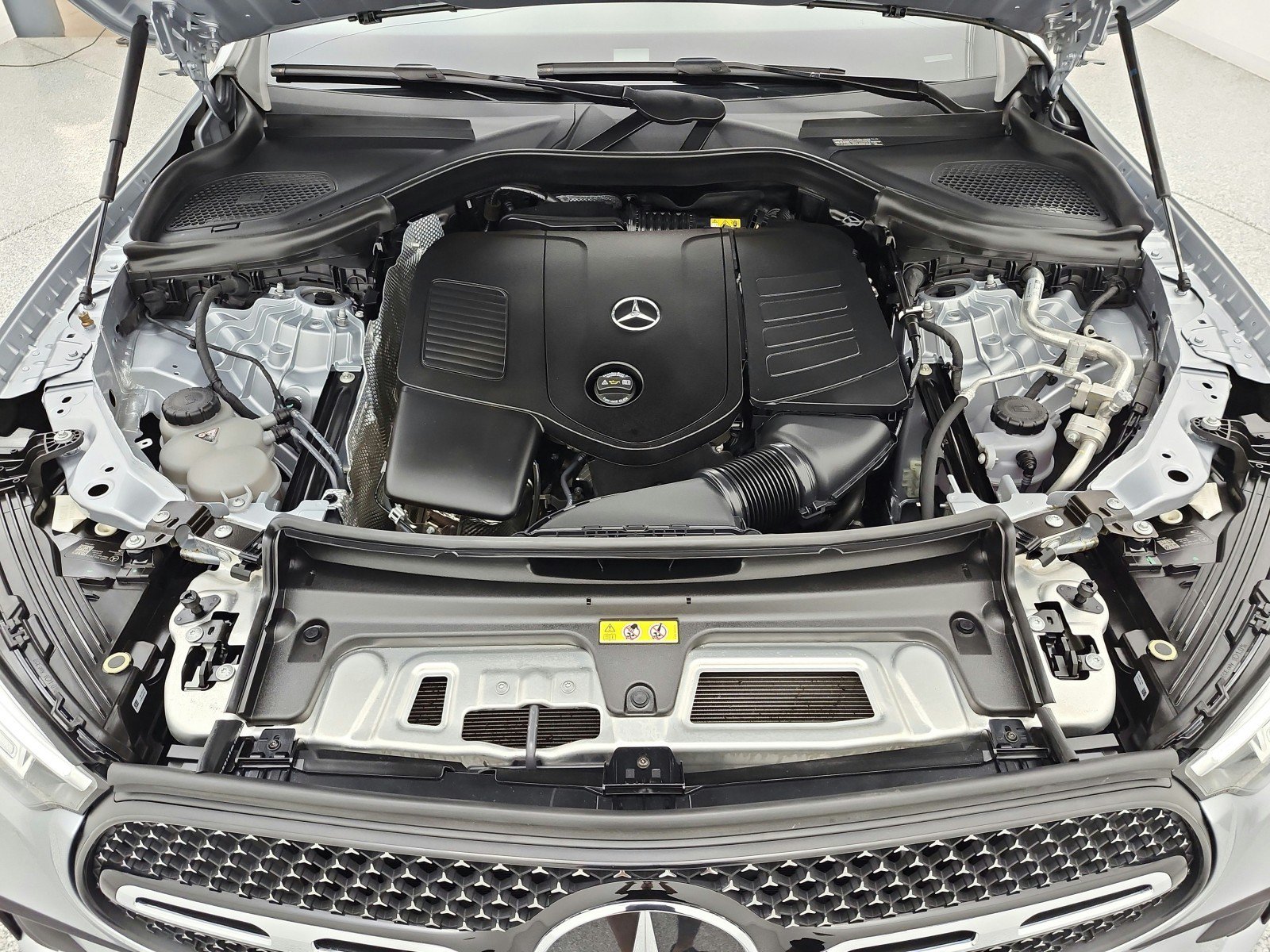 Used 2024 Mercedes-Benz GLC 300 4MATIC image 16