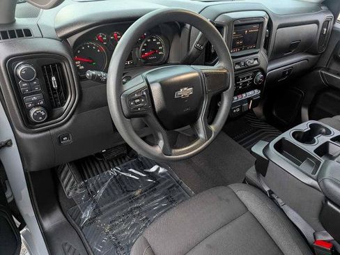 Used 2024 Chevrolet Silverado 1500 Custom Trail Boss w/ LPO, Dark Essentials Package AWD/4WD image 2