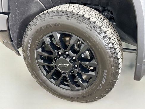 Used 2025 Chevrolet Silverado 2500 Custom w/ Custom Value Package AWD/4WD image 30