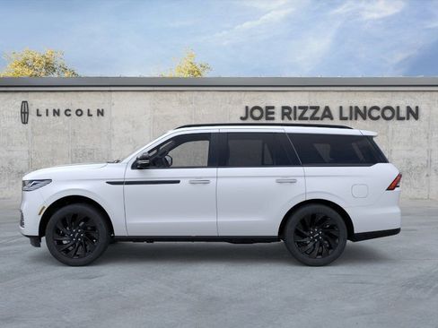 New 2025 Lincoln Navigator Reserve w/ Jet Appearance Package AWD/4WD image 3