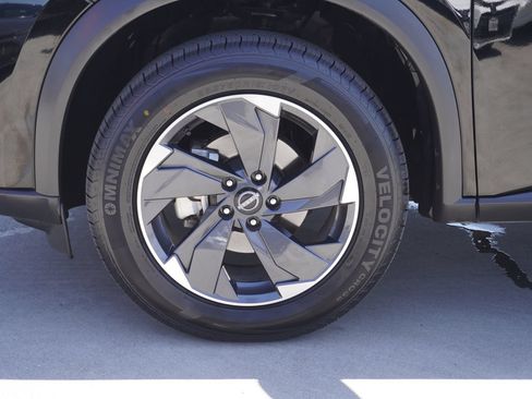 Used 2024 Nissan Rogue SV FWD image 23