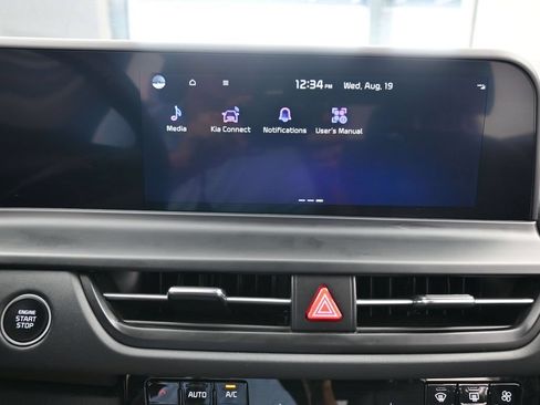 Used 2024 Kia Seltos EX FWD image 24