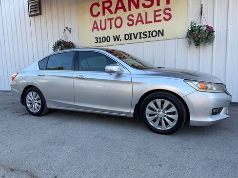 Used 2014 Honda Accord Touring image 2