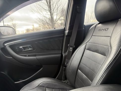 Used 2013 Ford Taurus SHO image 28