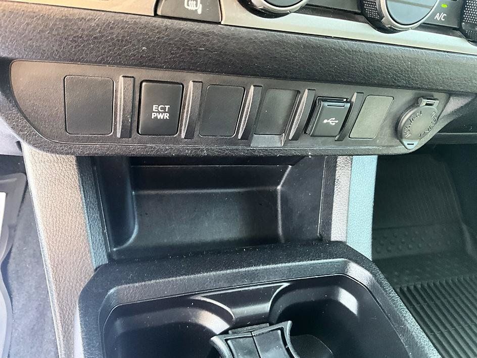 Used 2021 Toyota Tacoma SR AWD/4WD image 22