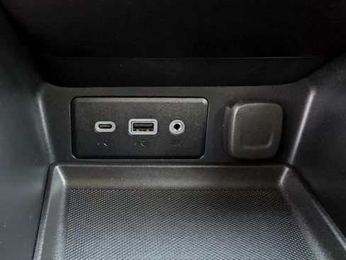 Used 2024 GMC Terrain SLE image 16