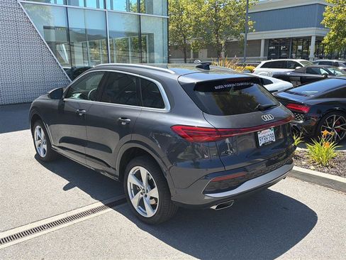 Used 2025 Audi Q5 Premium w/ Premium Plus AWD/4WD image 8