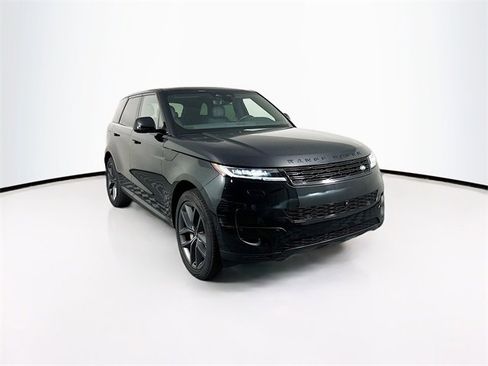 Used 2025 Land Rover Range Rover Sport SE image 3