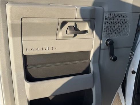 Used 2019 Ford E-350 and Econoline 350 Super Duty w/ Shuttle Bus Prep Package image 9