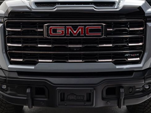 Used 2025 GMC Sierra 2500 AT4X w/ AT4X AEV Edition image 9