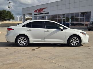 Used 2021 Toyota Corolla LE video 2