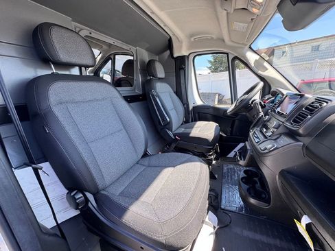 Used 2025 RAM ProMaster 2500 w/ Convenience Group FWD image 20