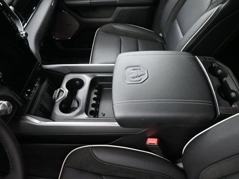 New 2026 RAM 1500 Laramie AWD/4WD image 4