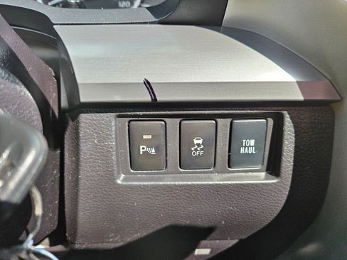 Used 2015 Toyota Tundra Platinum image 23