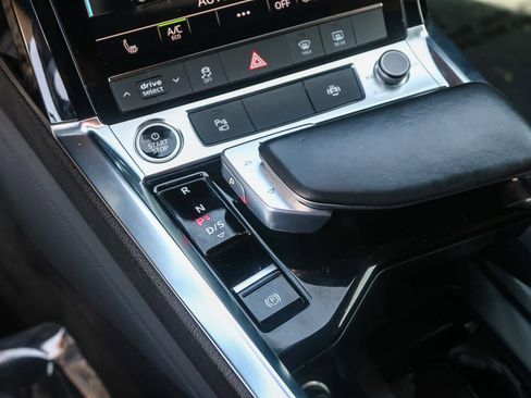 Used 2022 Audi e-tron Premium image 20