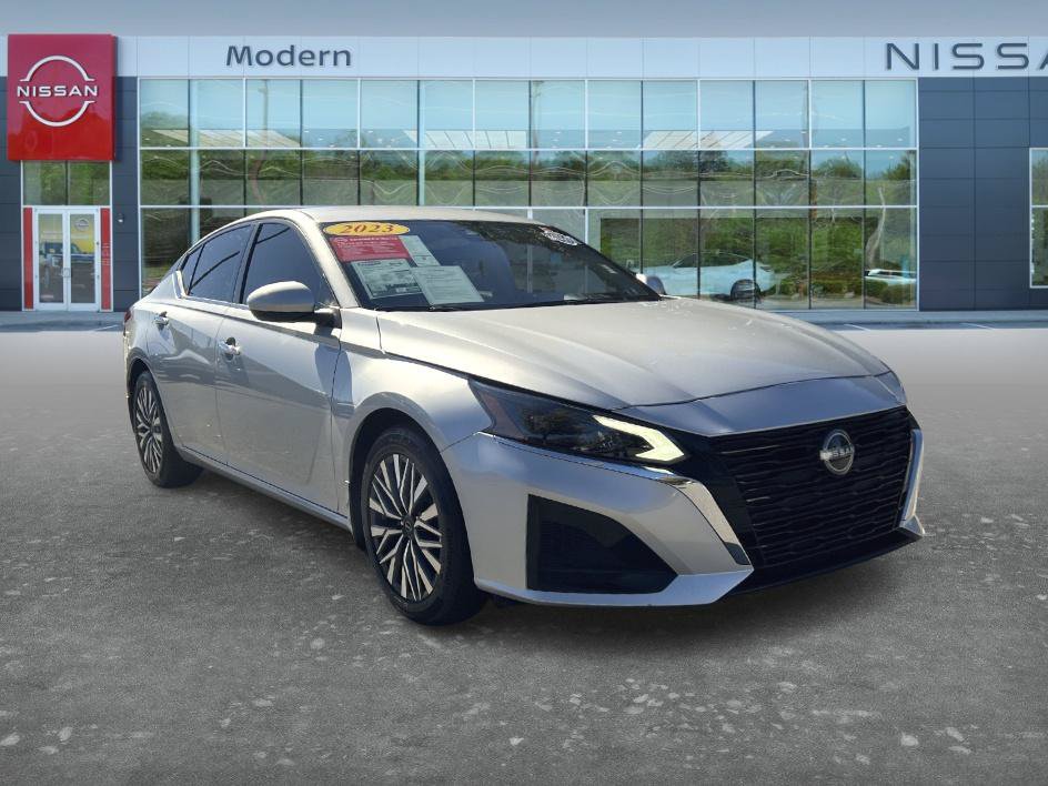 Certified 2023 Nissan Altima 2.5 SV FWD image 3
