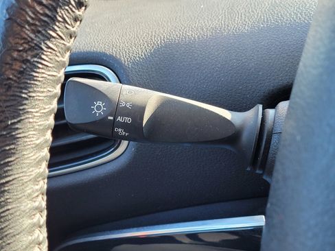 Used 2017 Toyota Prius Prime Premium image 21