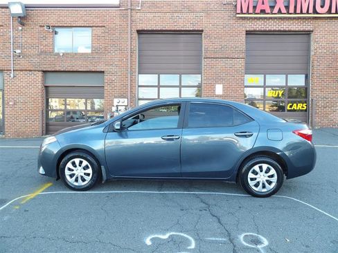 Used 2016 Toyota Corolla image 2