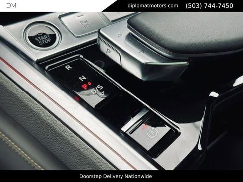 Used 2024 Audi Q8 e-tron Prestige AWD/4WD image 40