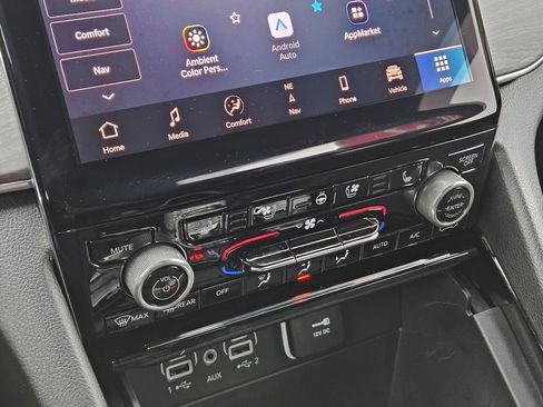 Used 2023 Jeep Grand Cherokee Overland image 22