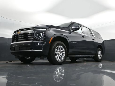 New 2026 Chevrolet Suburban LT w/ Comfort Package image 39