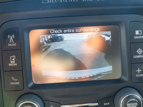 Used 2015 Jeep Renegade Latitude w/ Popular Equipment Group image 22